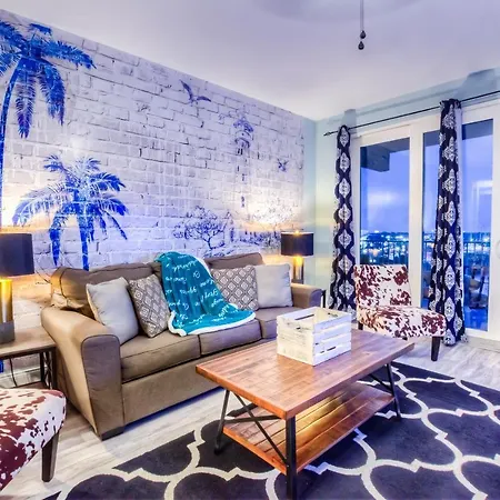 Laketown Wharf 728 By Aneliya